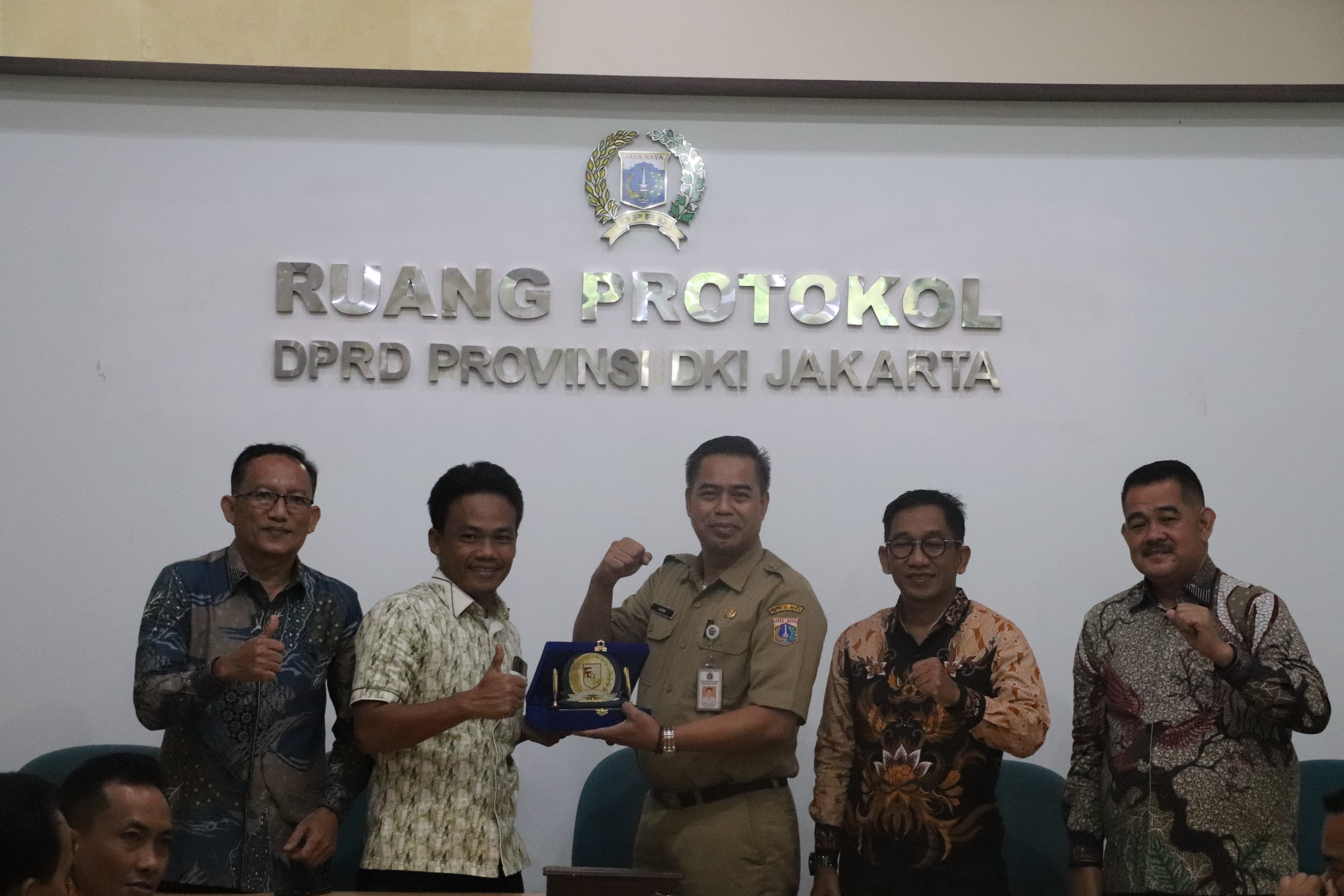 Badan Pembentukan Peraturan Daerah DPRD Kabupaten Tulang Bawang Barat melakukan Kunjungan Kerja ke DPRD Provinsi DKI Jakarta