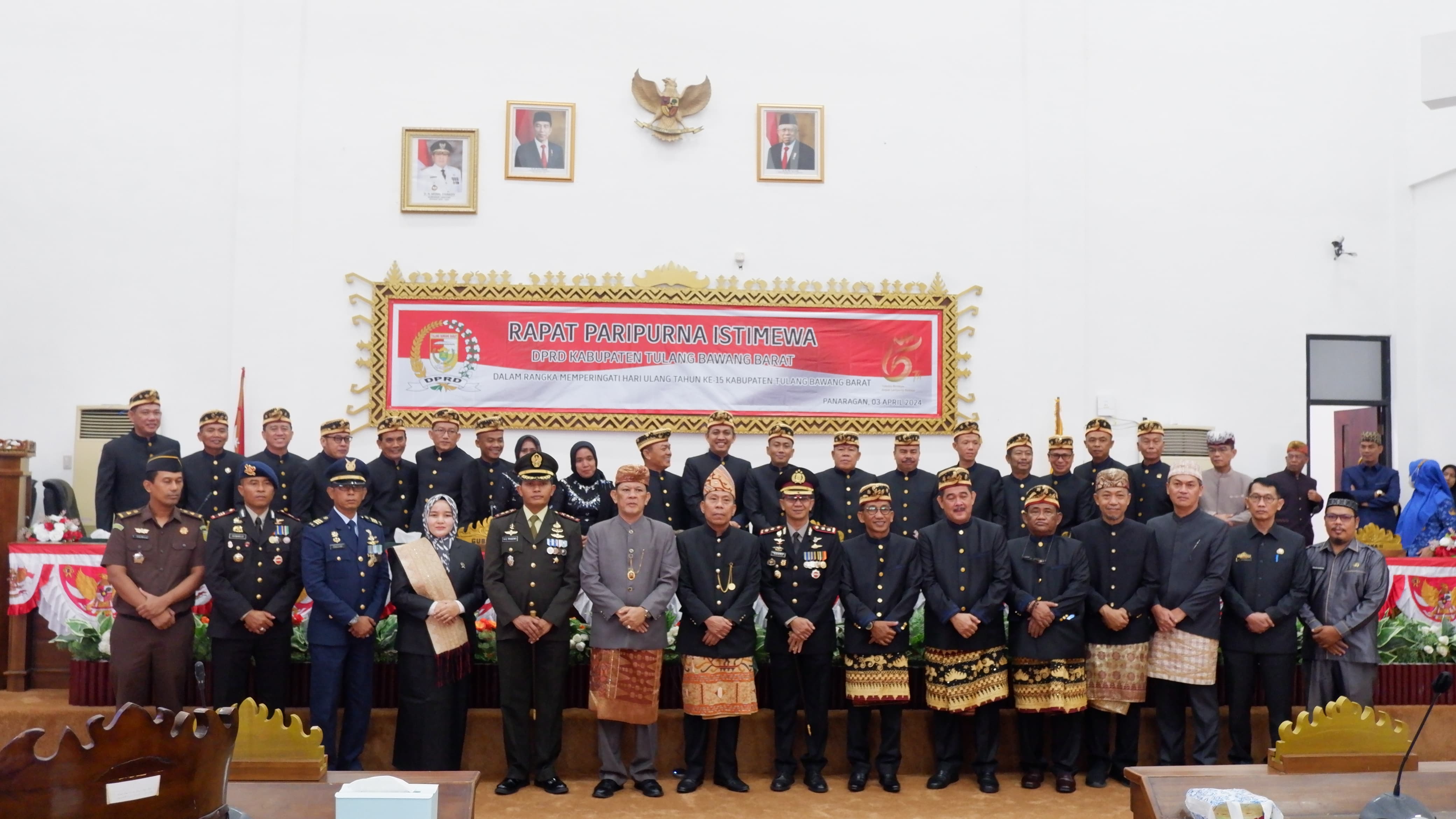 Risalah Rapat Paripurna Istimewa DPRD Kab.Tulang Bawang Barat. Dalam Rangka Memperingati Hari Ulang Tahun Ke-15 Kab.Tulang Bawang Barat.Rabu.03 april 2024