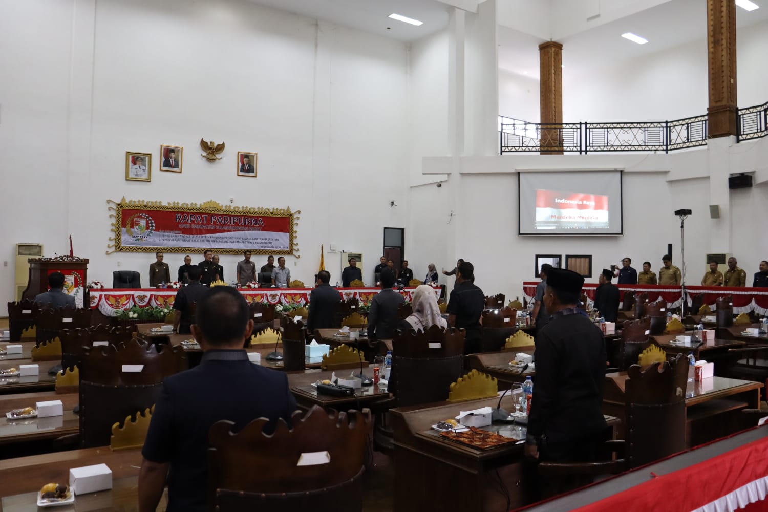 Risalah Rapat Paripurna DPRD Kab.Tulang Bawang Barat.Tentang Penyampaian KUA-PPAS APBD Tahun 2025. Senin,09 Juli 2024